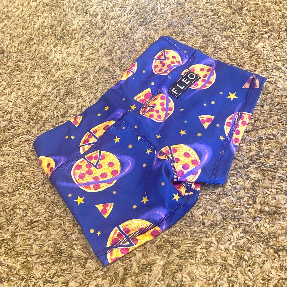 XS Fleo OG cut, SL monarch fabric pizza shorts